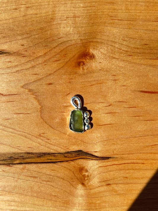 Green Bubbly Sea glass Necklace