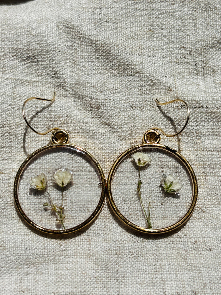 Round baby's breath resin earrings
